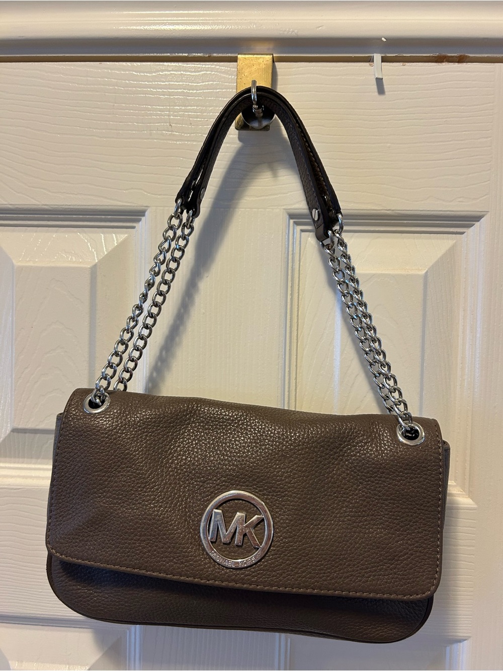 Michael Kors Vintage Y2K Taupe Pebbled Leather Shoulder Bag with Silver Chain - Picture 2 of 13